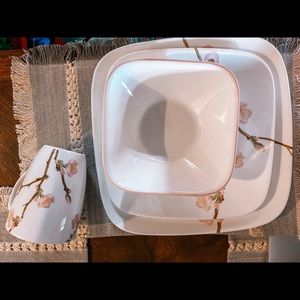 Corelle 16 piece Cherry Blossom dinnerware set. 4 piece place setting